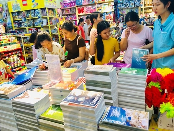 Bán lẻ hàng hóa và doanh thu dịch vụ tiêu dùng tăng trưởng tích cực